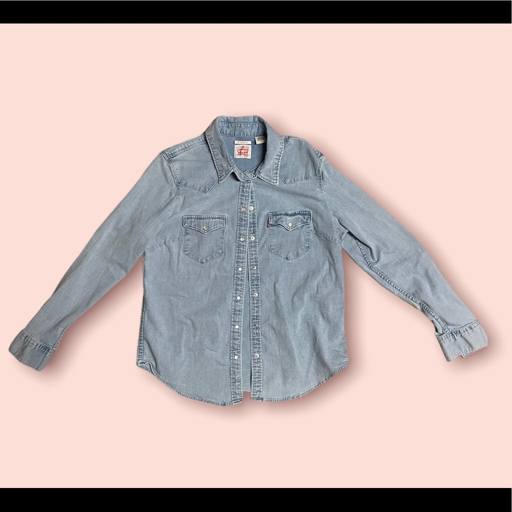 Women’s Levi’s Jean shirt